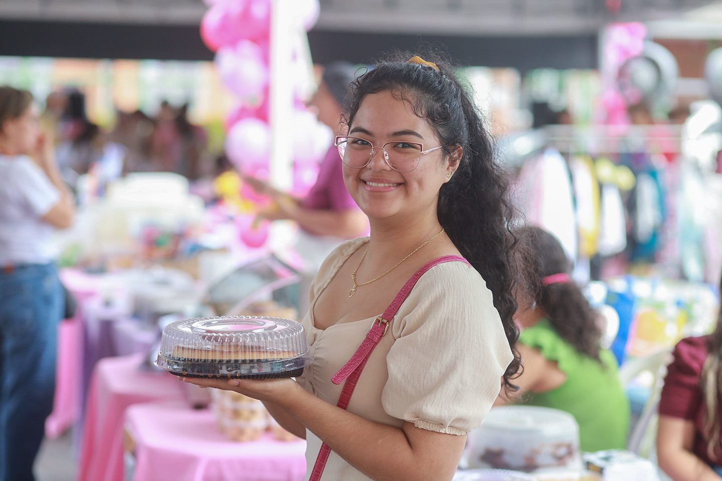 Bazar das Empreendedoras do Prosamin+ impulsiona a geração de renda das mulheres atendidas pelo programa